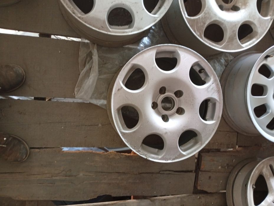 Vários jogos de jantes