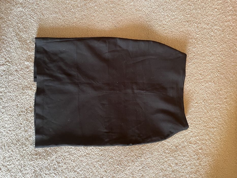 Чорна довга спідниця