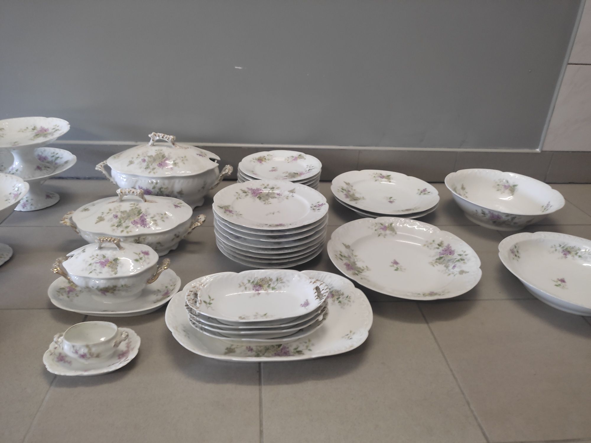 Zestaw obiadowy, ceramika francuska, Aux Lions De Faience