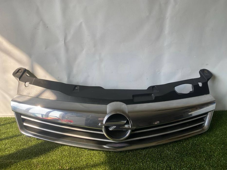 Решітка радіатора,передня решітка opel astra h, опель астра н, рестайл