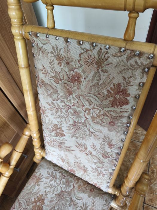 Fotel bujany na spreżynach