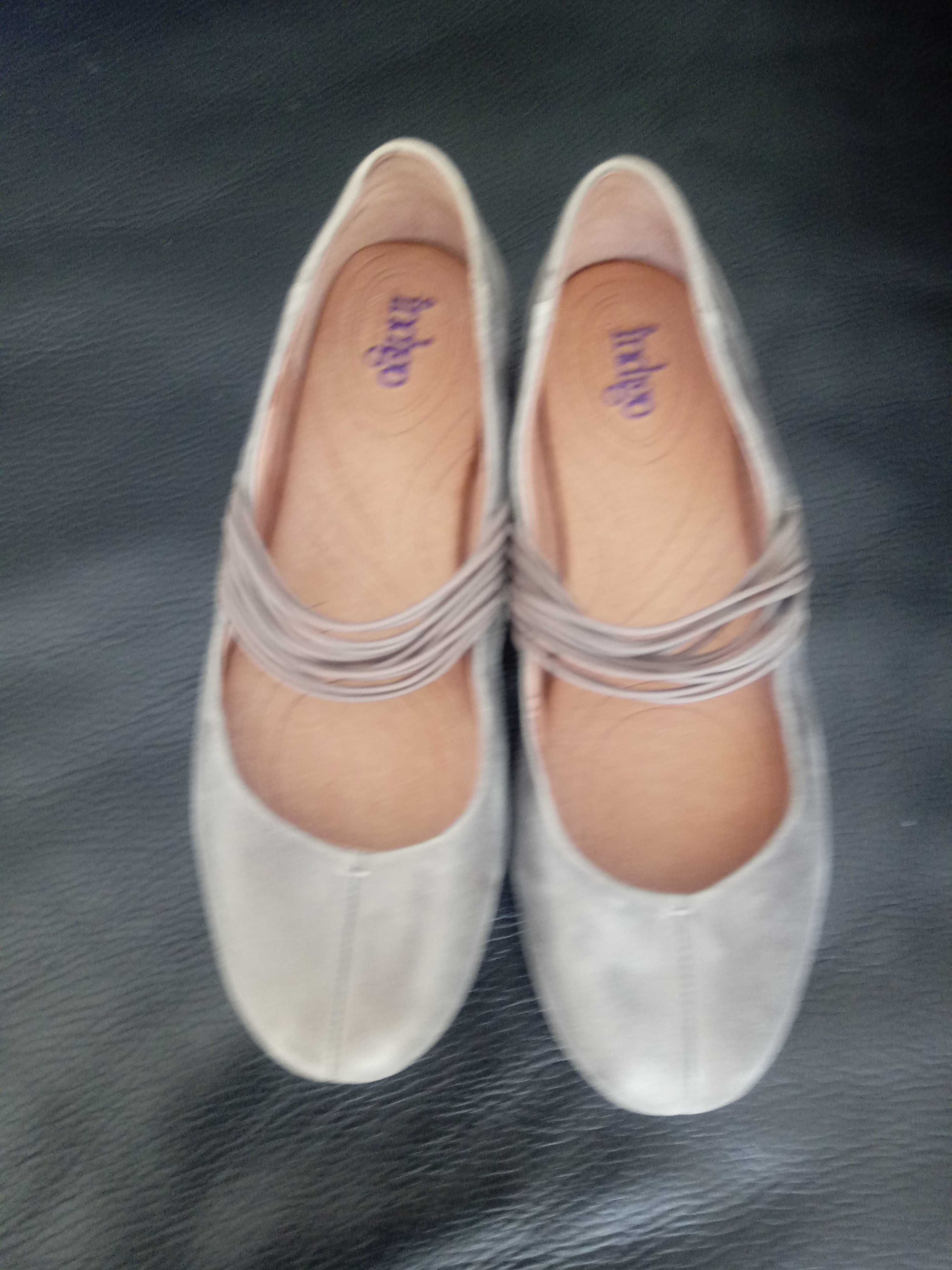 Baleriny bez Clarks r. 38,5