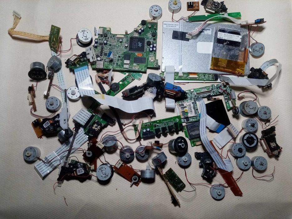 Разные радиодетали к бытовой радиоапаратуре