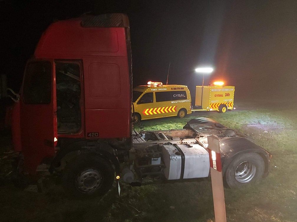 Mobilny serwis TIR wyjazdowy Ciezarowe Tir  Wulkanizacja Pomoc Drogowa