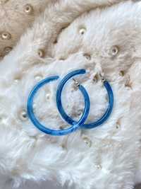 Niebieskie kolczyki „hoops”