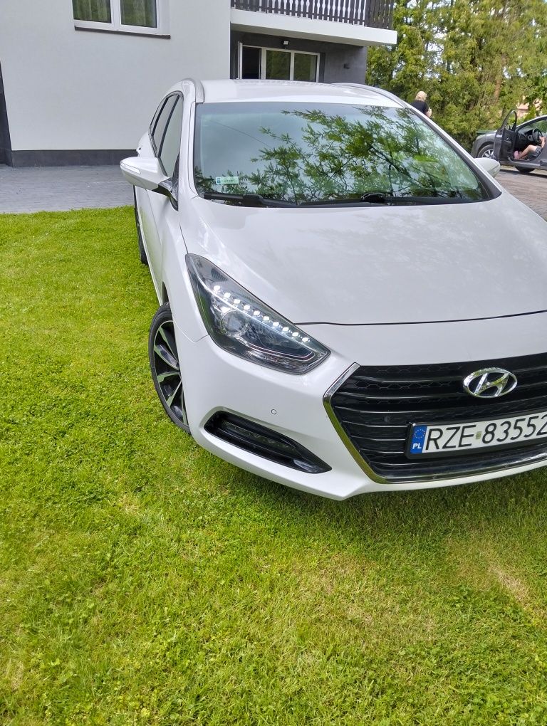 Hyundai i 40  diesel  127 tys.km