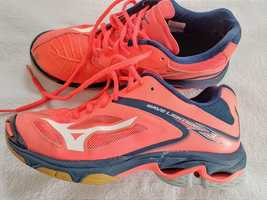 Buty sportowe halowe Mizuno 38