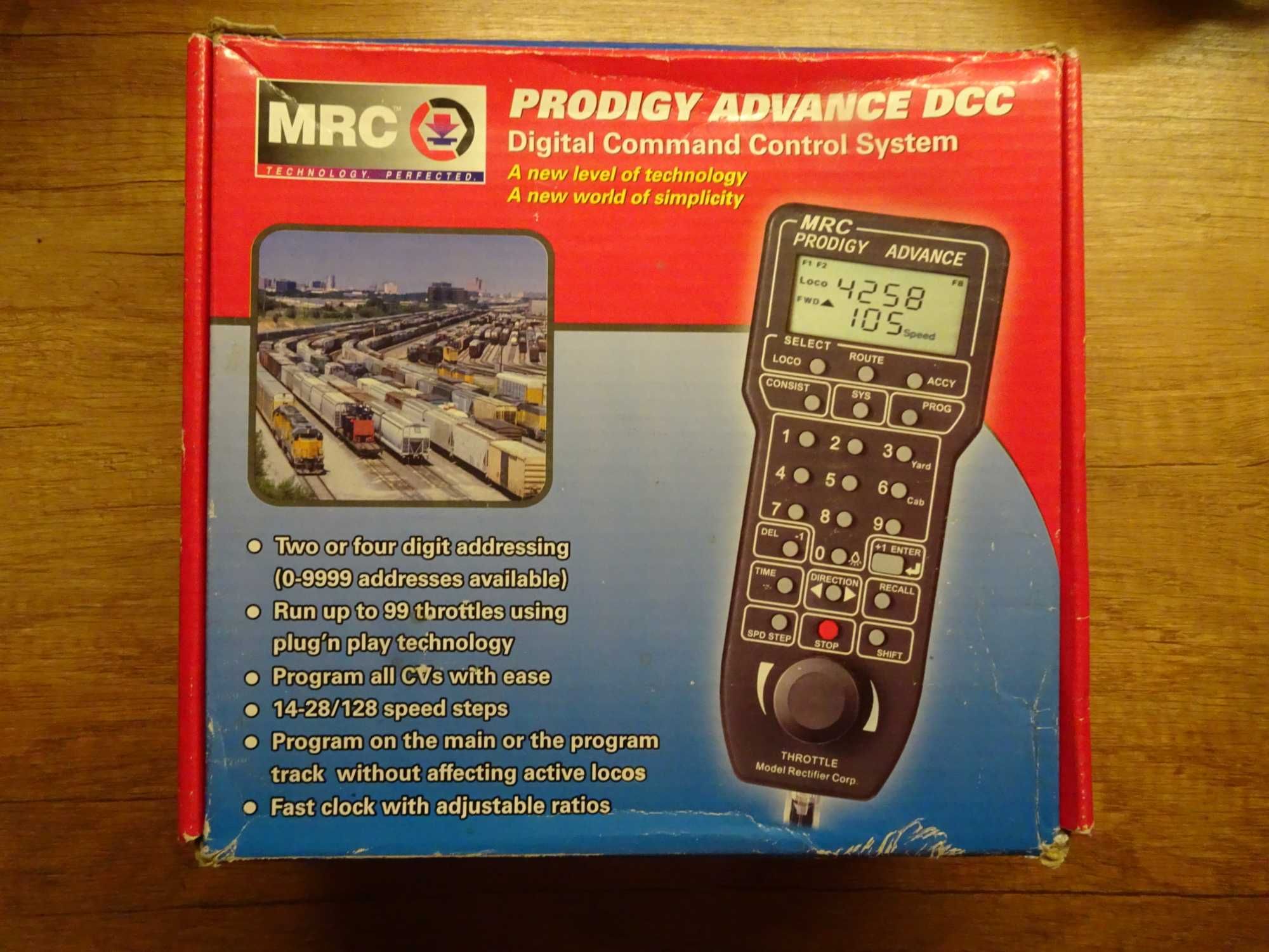 Cyfrowa centrala sterowania modelami kolejek - MRC Prodigy Advance DCC