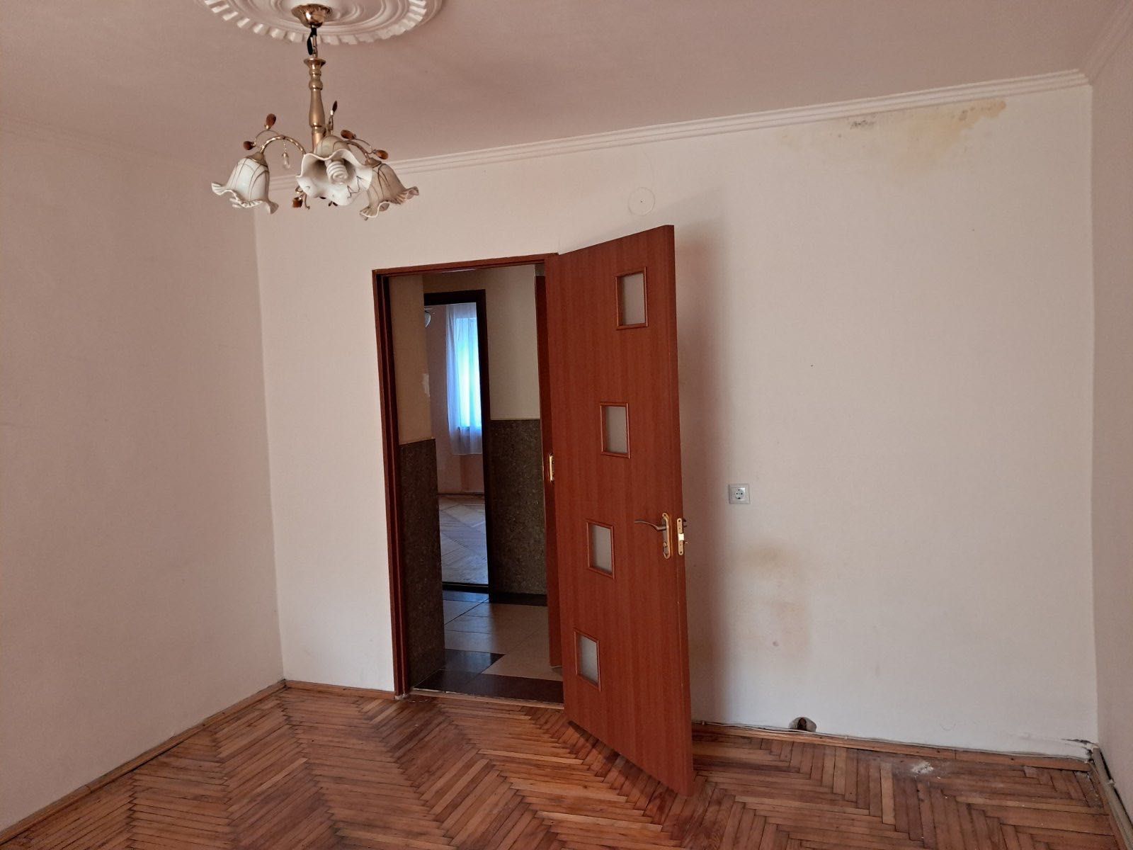 Продажа 2-х кімнатної квартири, Свалява вулиця Менделеєва.