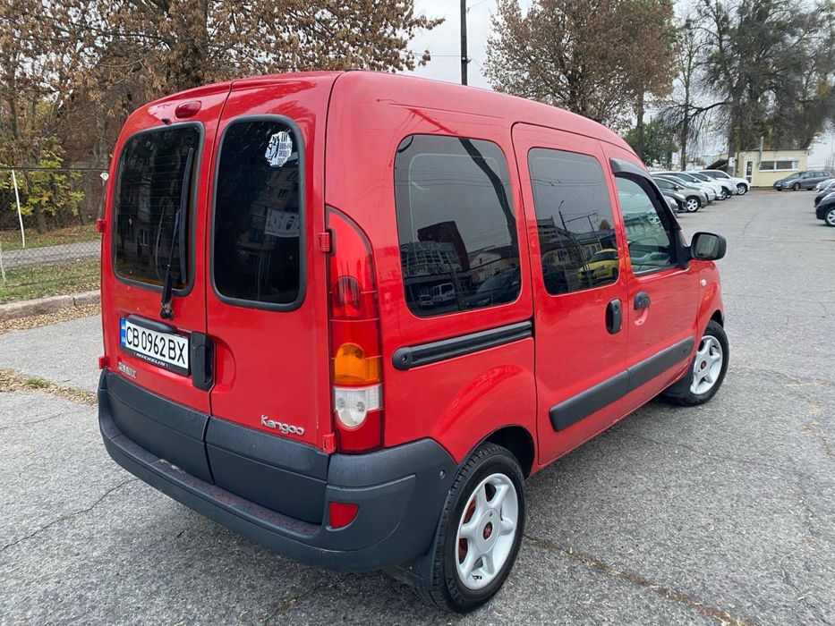 Renault Kangoo ne farbovana