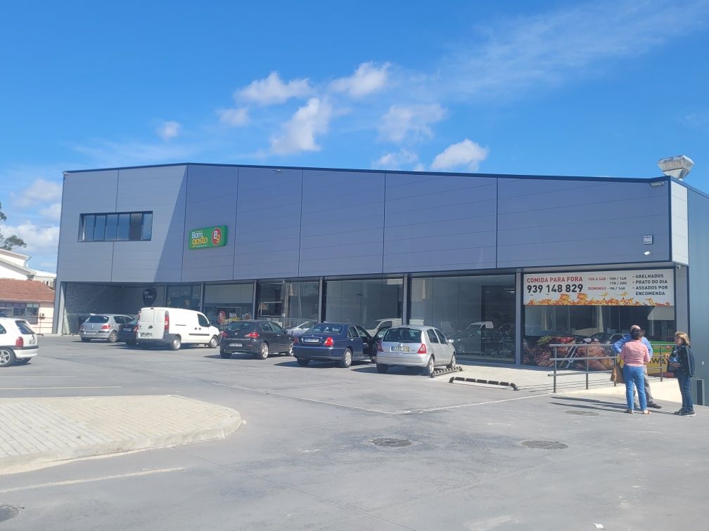 Aluguer loja bem situada