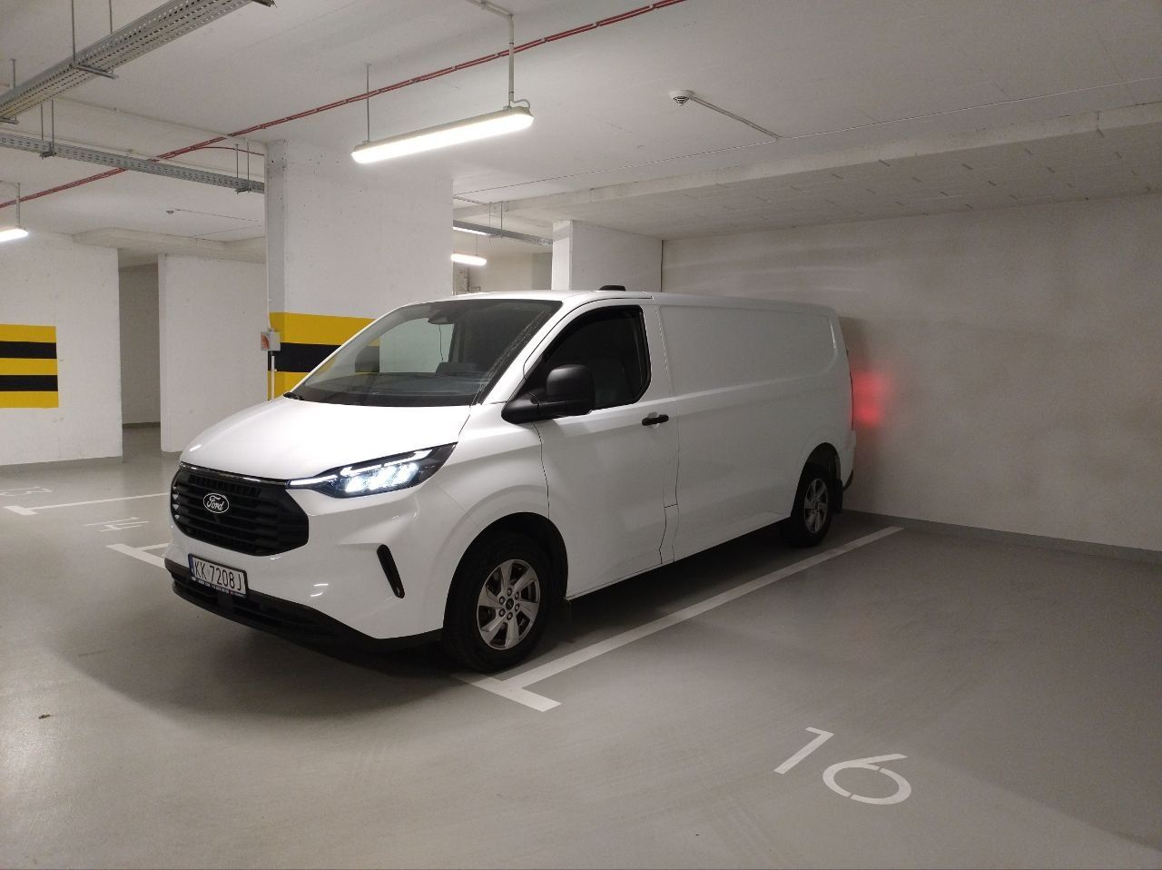 Wynajem samochodów ciężarowych Ford Transit L3H2/Custom L2/Connect L2