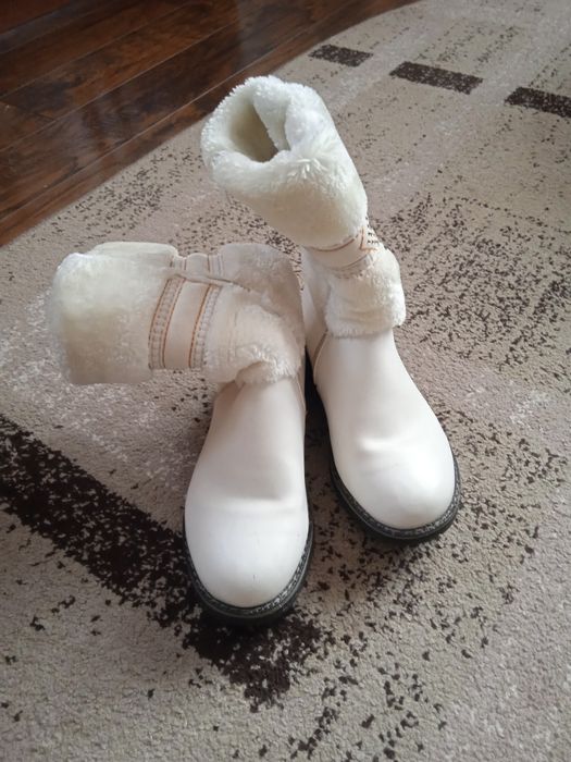 Чобітки зимові з натуральної шкіри.