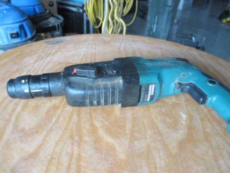 Młotowiertarka Makita HR2450T