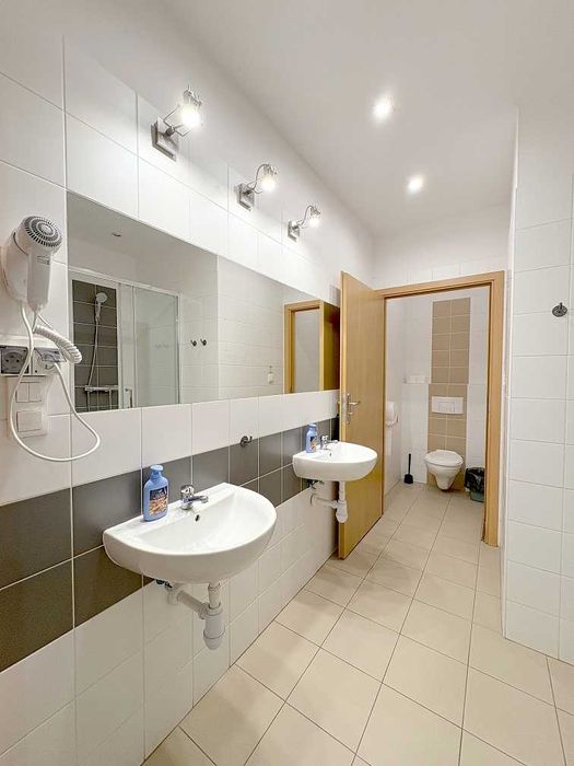 Hostel Hala - Pokoje na wyłączność - WiFi TV Kuchnia - Blisko Dworca