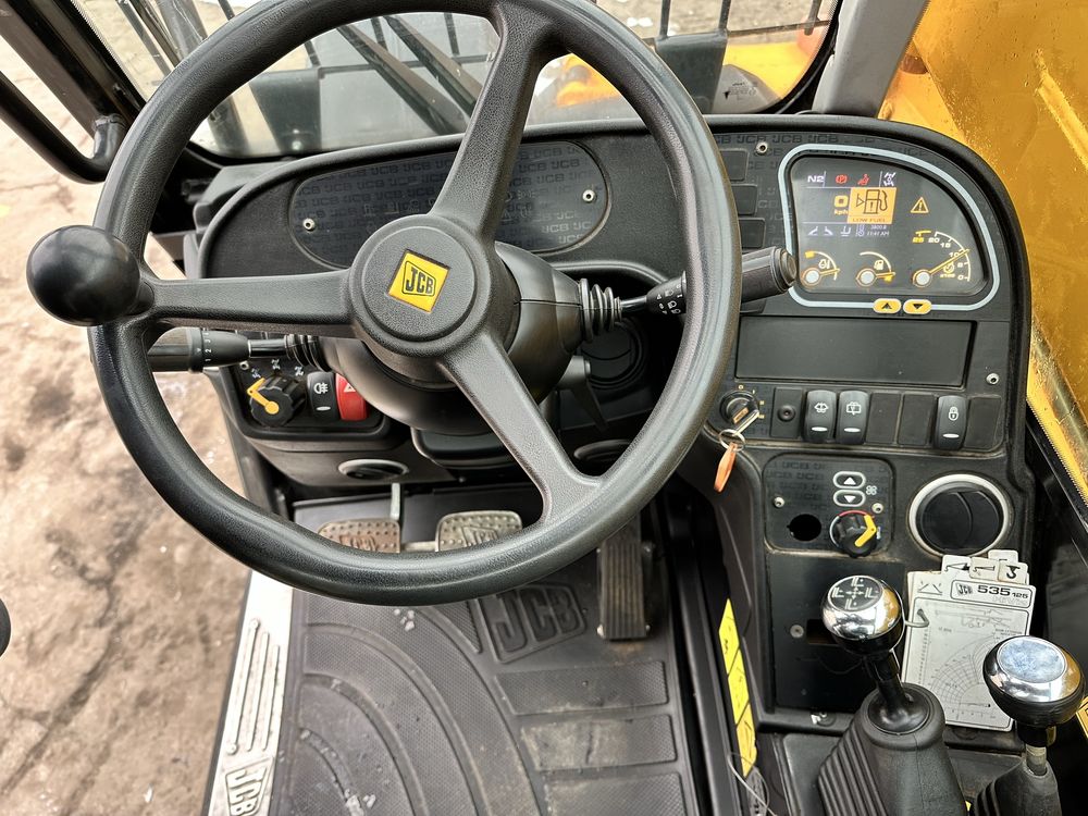 Телескопический погрузчик jCB 535-125