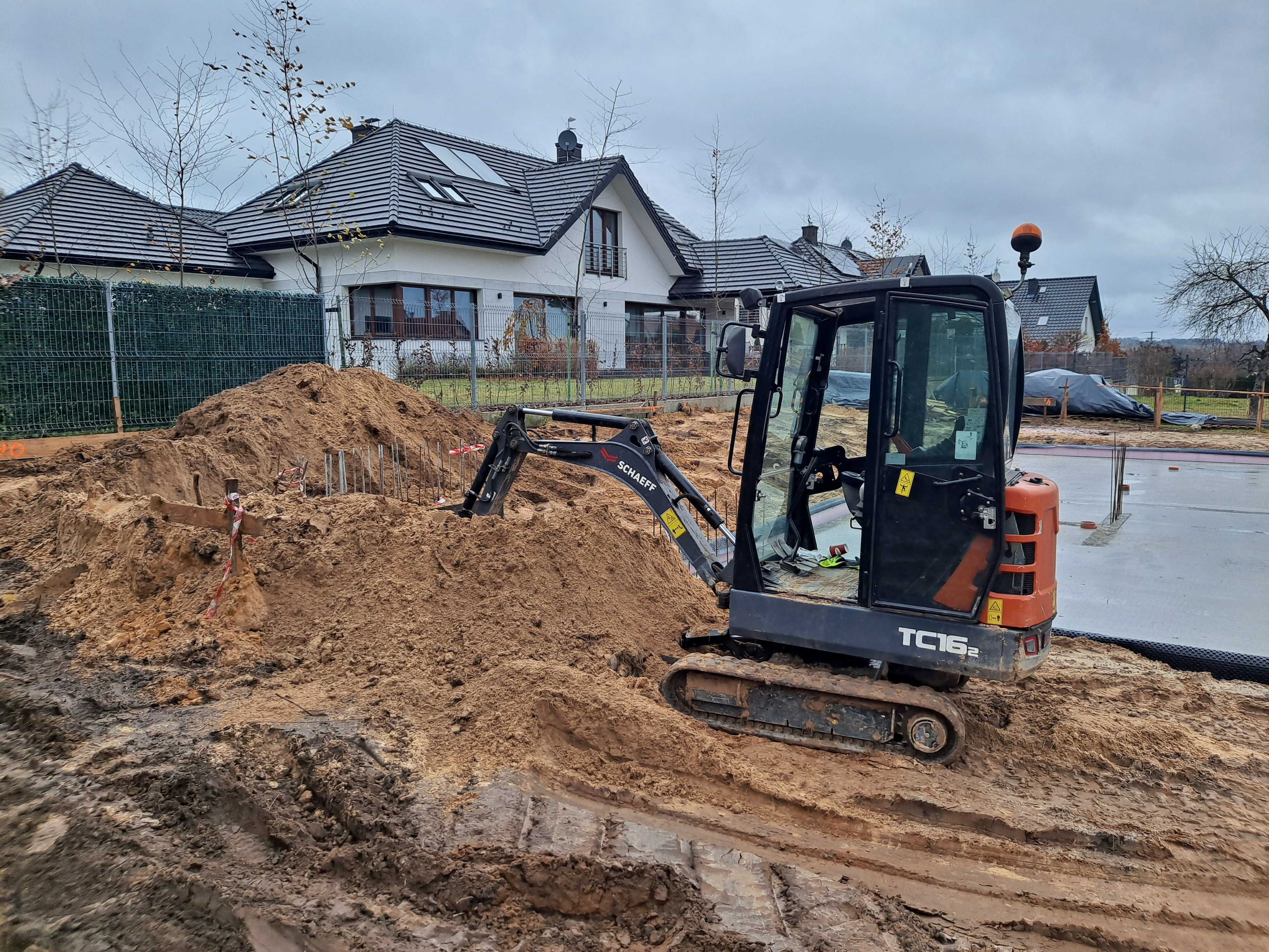Usługi minikoparką, wynajem minikoparki, prace ziemne, wywrotka 3,5 t