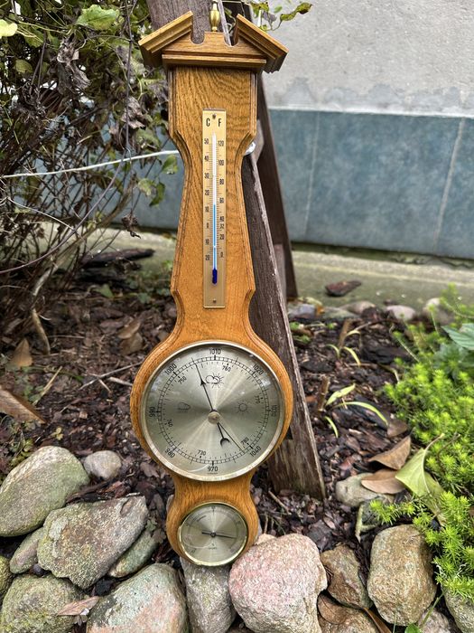 Barometr, higrometr ,termometr.