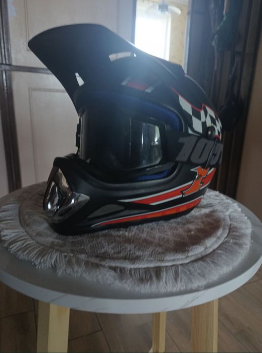 Kask z goglami + Zbroja na Crossa