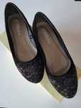 Nowe buty balerinki czarne zdobione roz 38