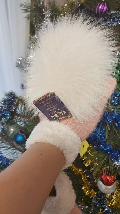 Рукавиці з  натуральним хутром песца, енота, чорнобурки