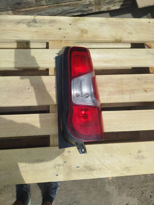 Citroen Berlingo IV Toyota Proace City peugeot