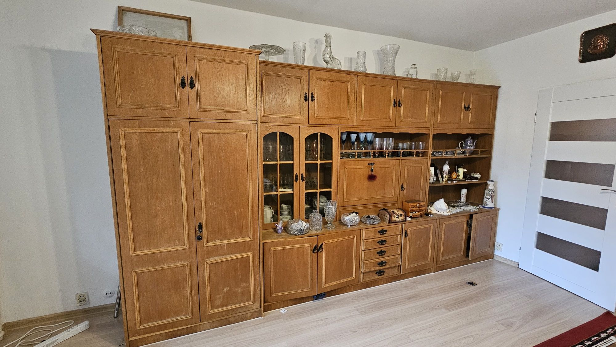 Meblo ścianka, stół, sofa
