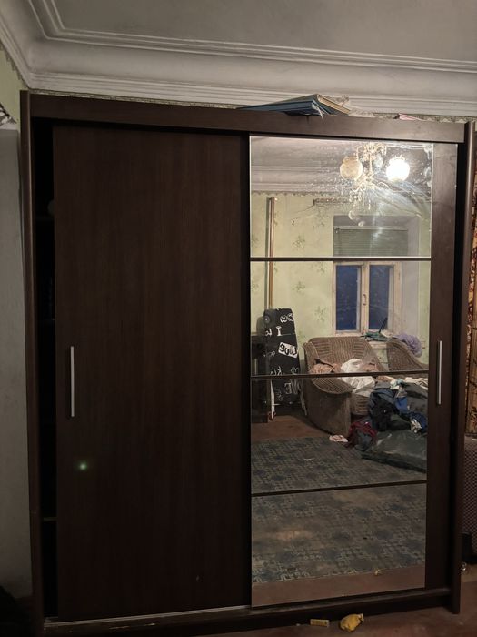 Шкаф купе с зеркалом
