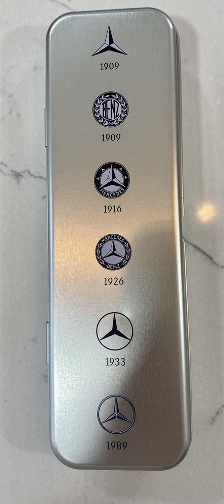 Pins de coleção História da Mercedes