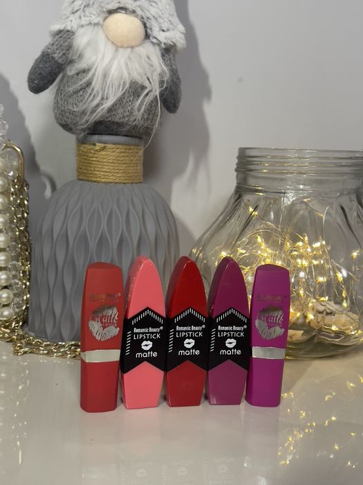 Помади матові оптом