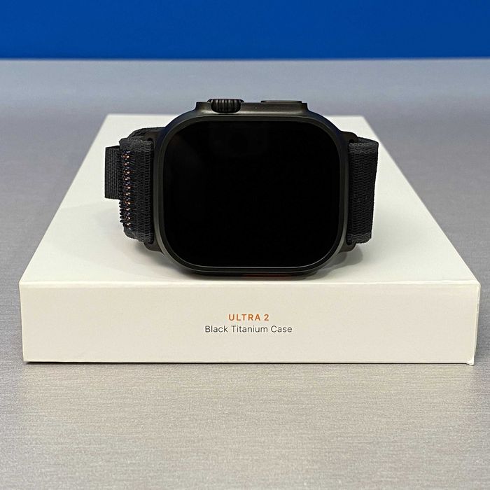 Apple Watch Ultra 2 (Titanium Black) - 49mm - Black Trail Loop