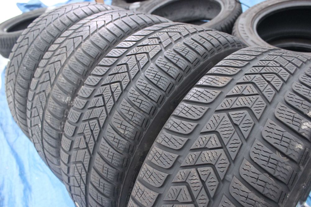 R18=235-60-R18 PIRELLI SCORPION комплект шин зимняя резина GERMANY