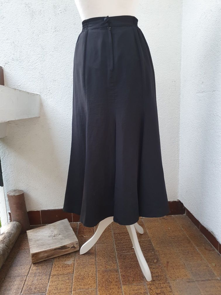 Długa gotycka spódnica z różą i guziczkami midaxi romantic goth retro