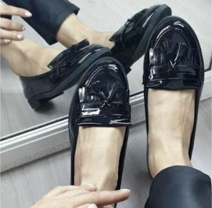 Шикарные лодочки туфли 39 лаковые лоферы женские