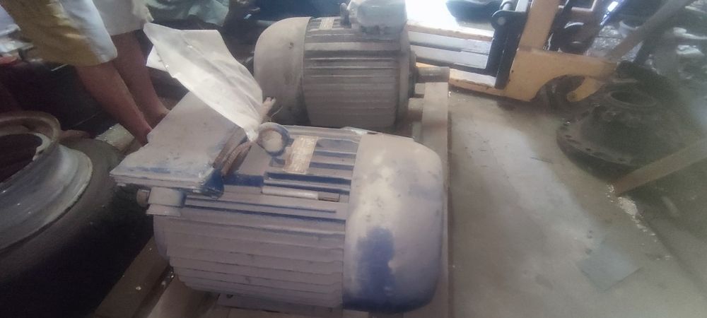 Продам электродвигатель АИР 180 М4 В3