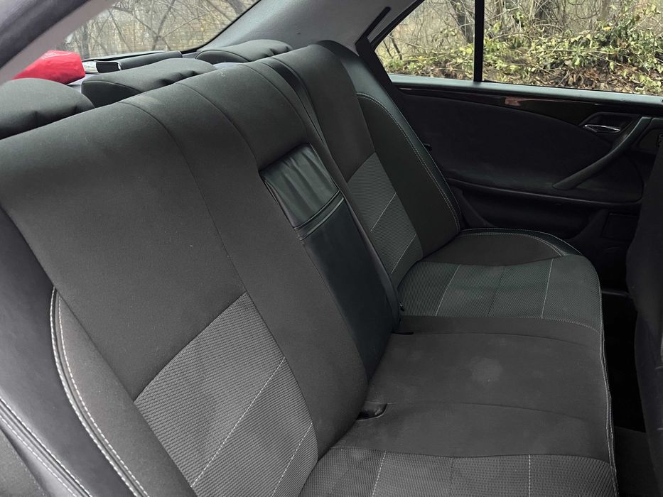 Mercedes E200 (W210) 2.0 л, газ/бензин, автомат