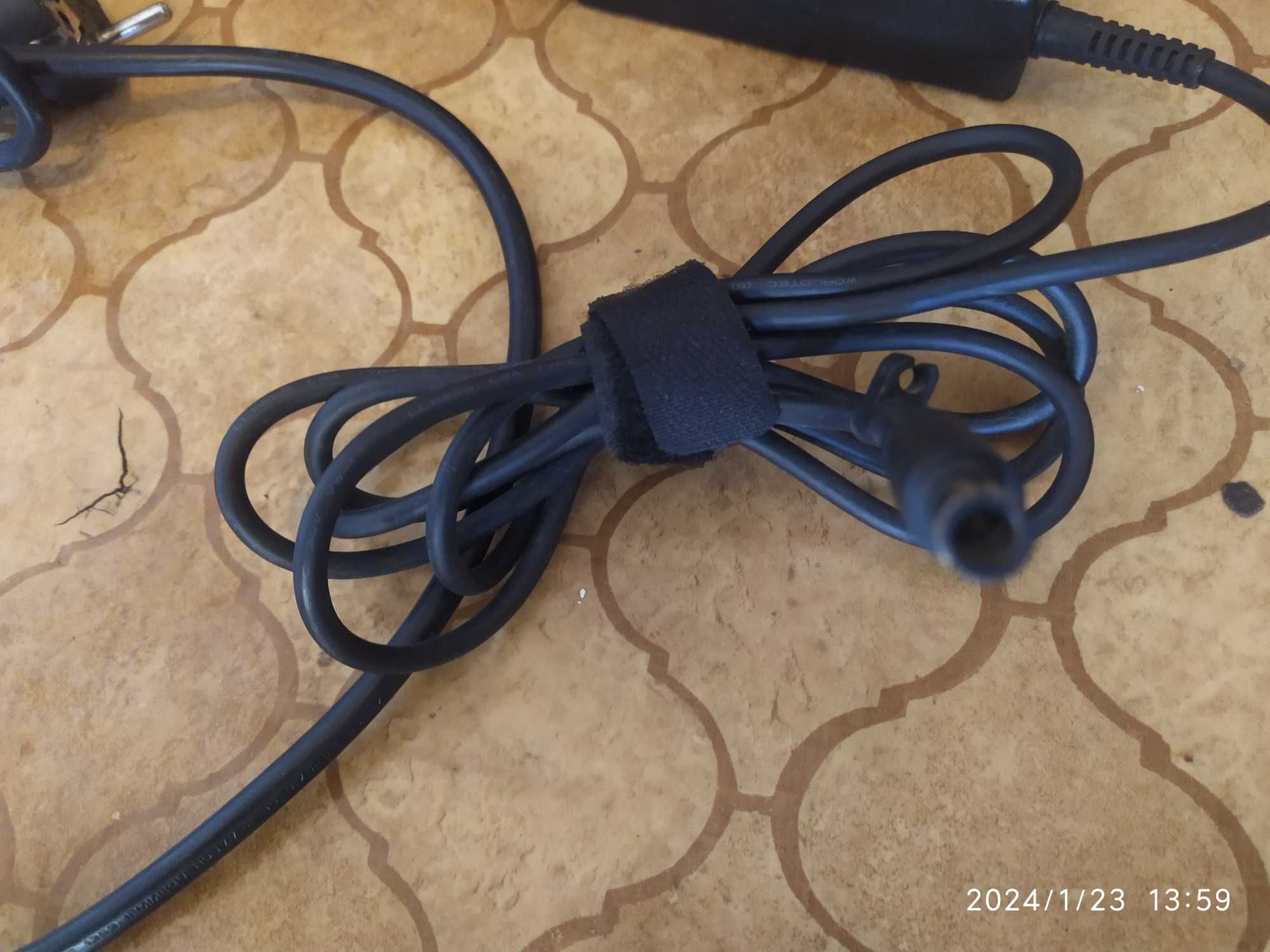 Zasilacz HP Power Adapter 65W 19.5V 3.33A wtyk okrągły z pinem 7.4x5.0