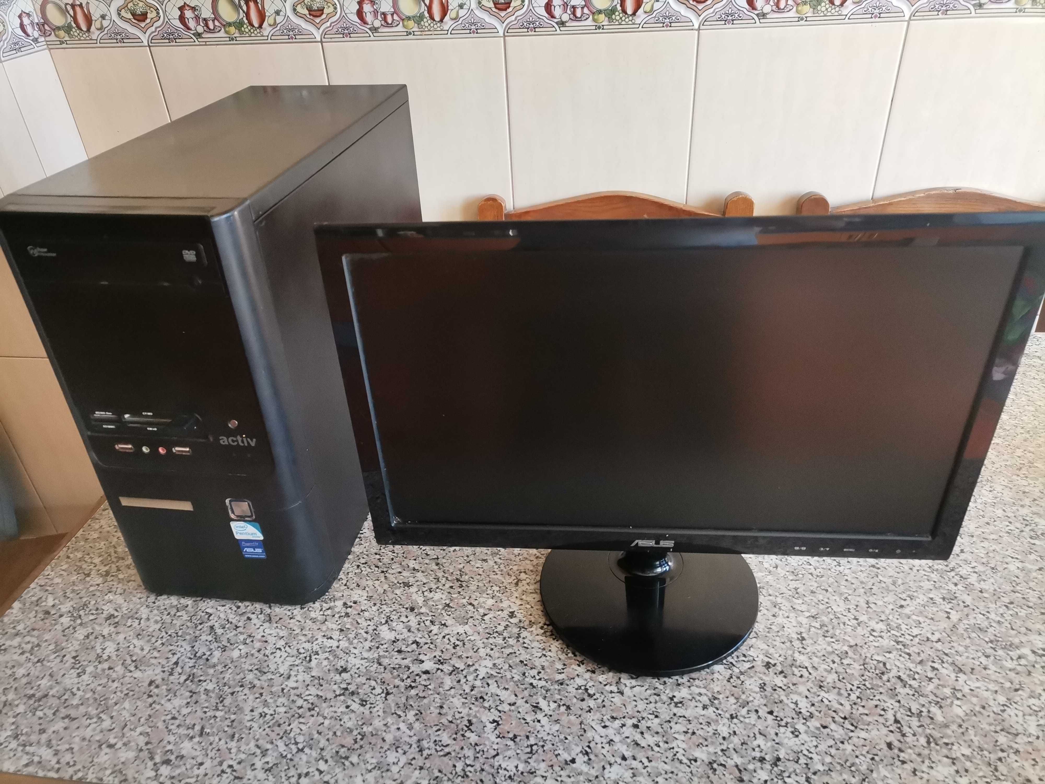 Torre monitor e impressora