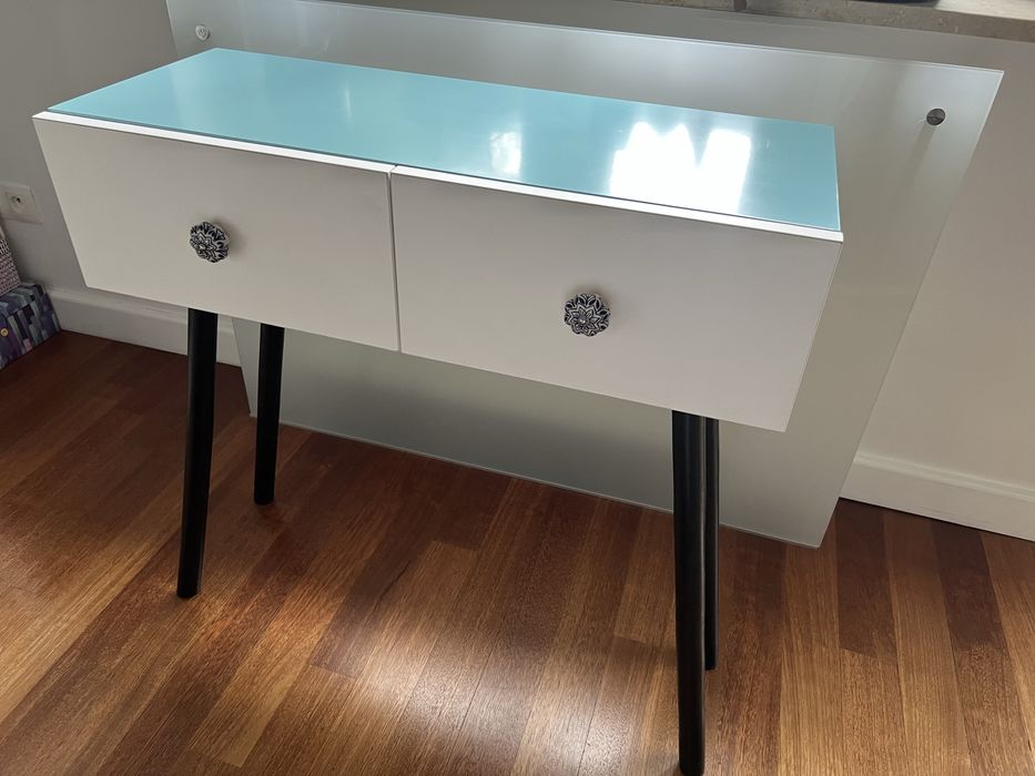 Komoda konsola szafka używana turkusowa biała szuflady
