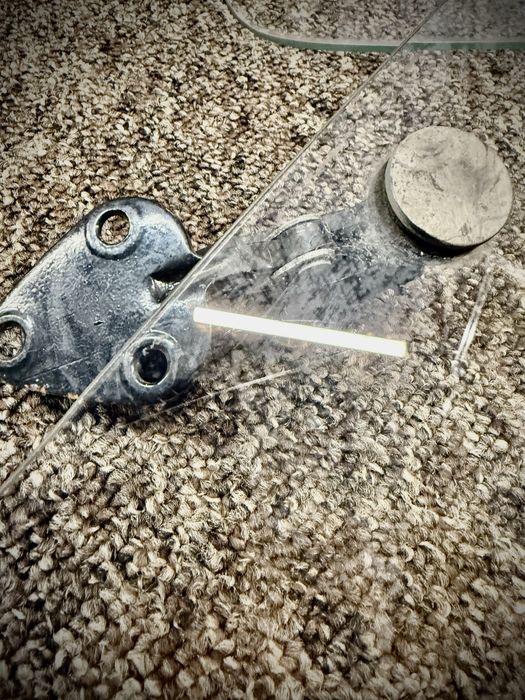 Tylne, uchylne szyby (plus uszczelki) Fiat 126p.