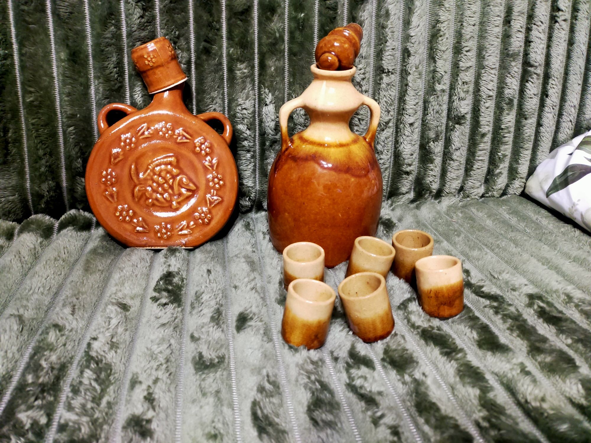 Karafka na wino , nalewki , porcelana PRL