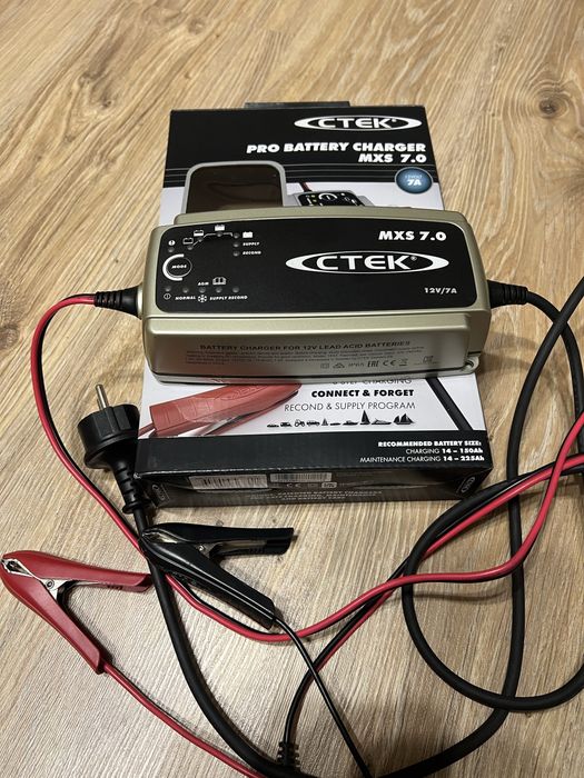 Інтелектуальний зарядний пристрій CTEK MXS 7.0