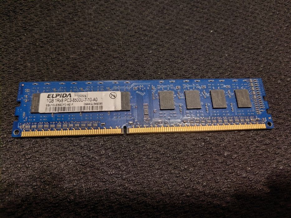Elpida 1 GB DDR3 1066 MHz (EBJ10UE8DF0-AE-F)