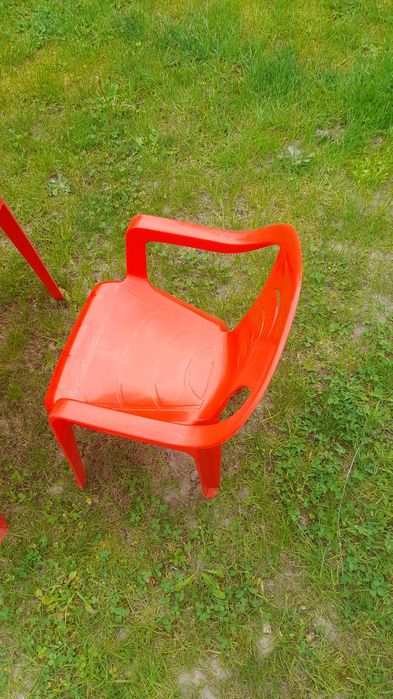 Stolik ogrodowy dziecięcy i dwa krzesła