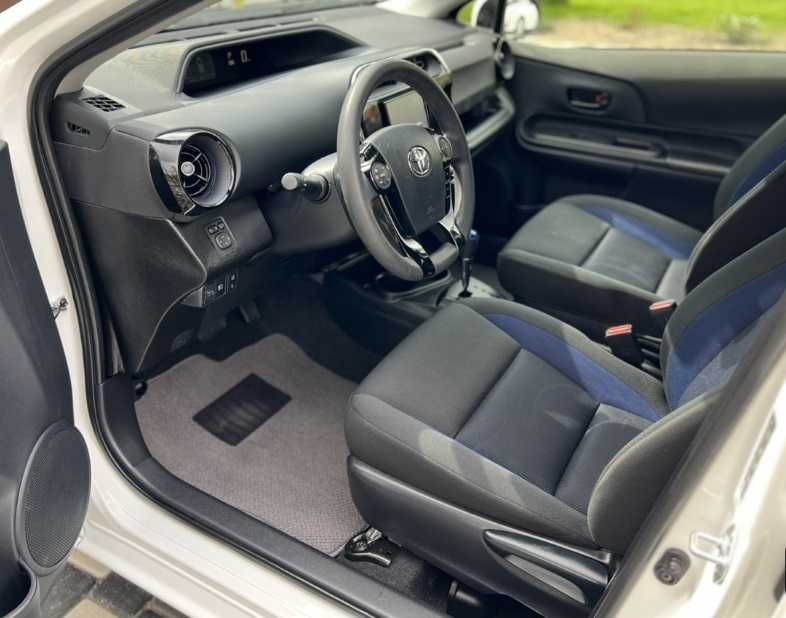 Toyota PRIUS-C Пріус-С Аква 2018р гібрид автомат