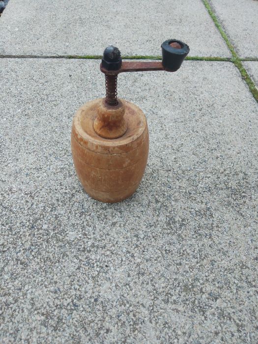 Młynek do pieprzu/vintage/ PRL