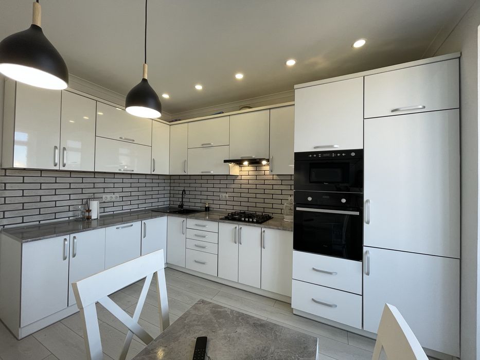 ЦЕНТР!Продаж простороі та світлої 2 кім квартири!