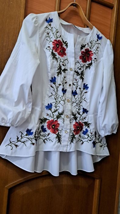 Вышиванка женская