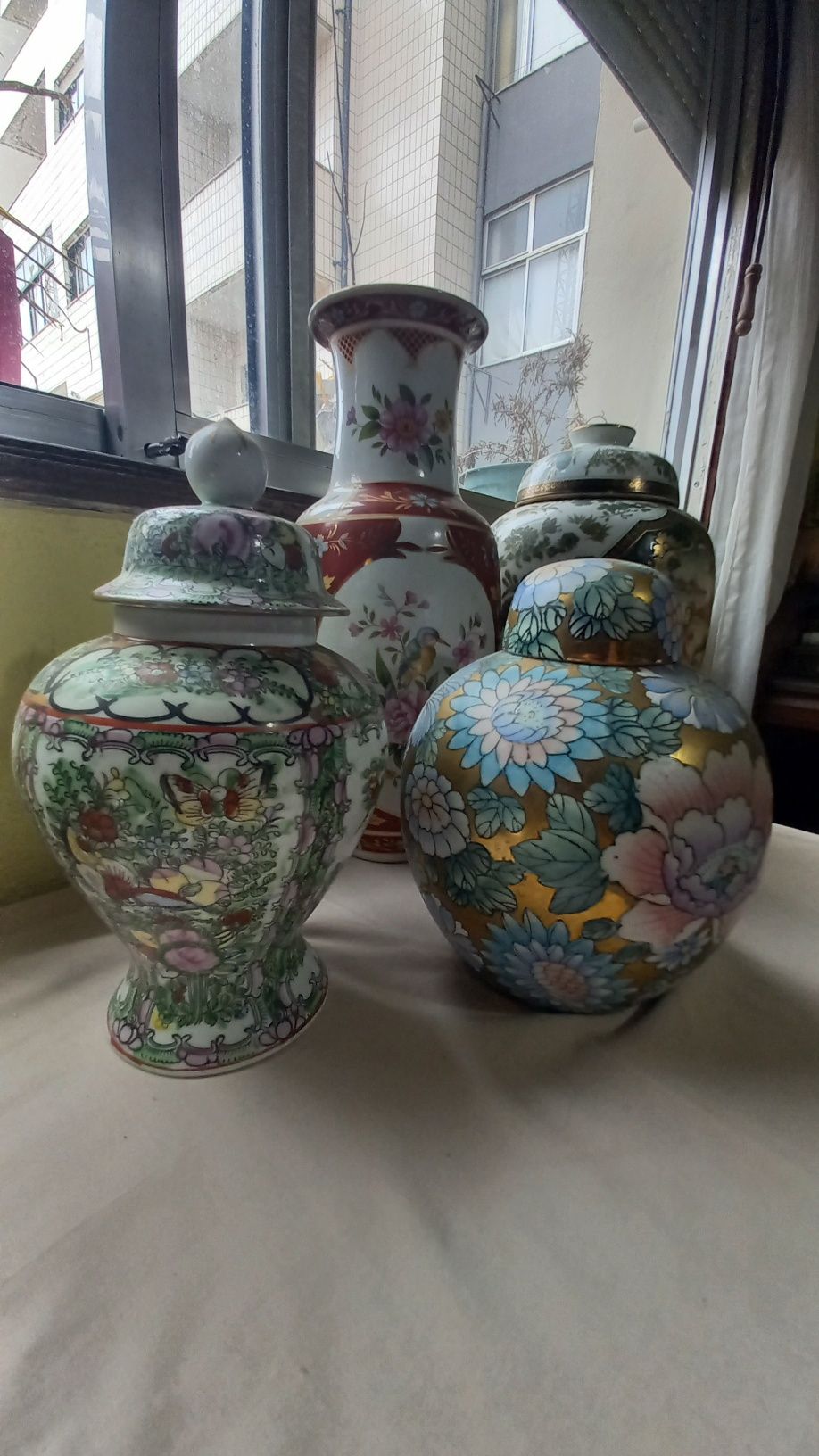 Potes porcelana chinesa. Pintados à mão.  Preço por unidadePintado à m