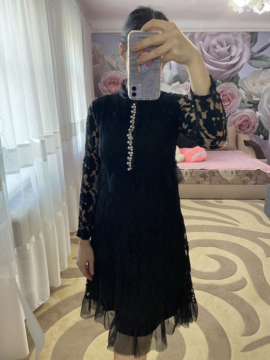 Платье кружевное